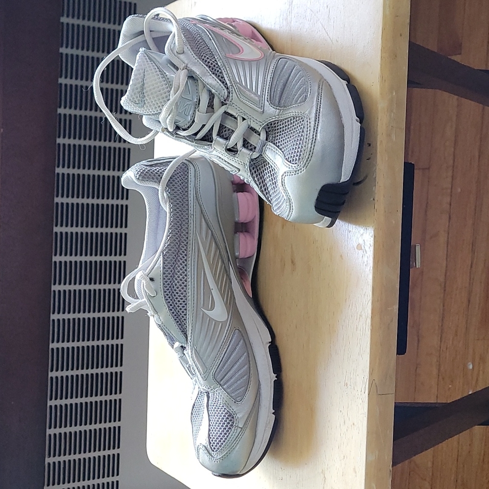 NIKE SNEAKERS - Picture 14 of 14